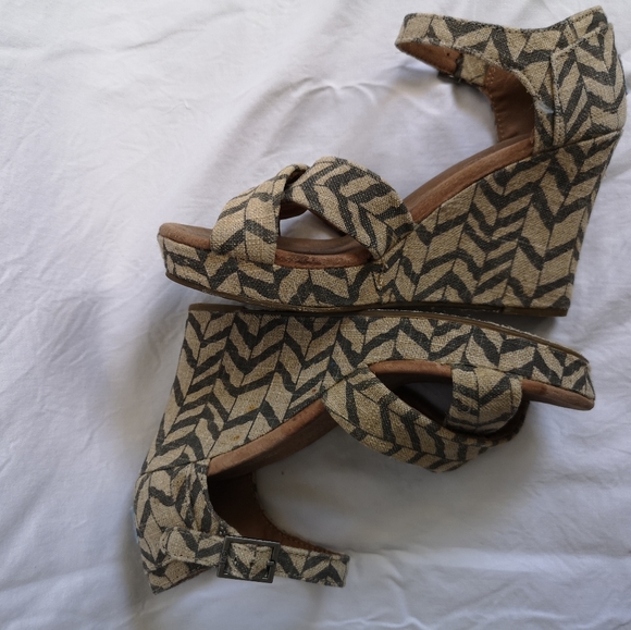Tom's heeled wedges - Picture 4 of 4
